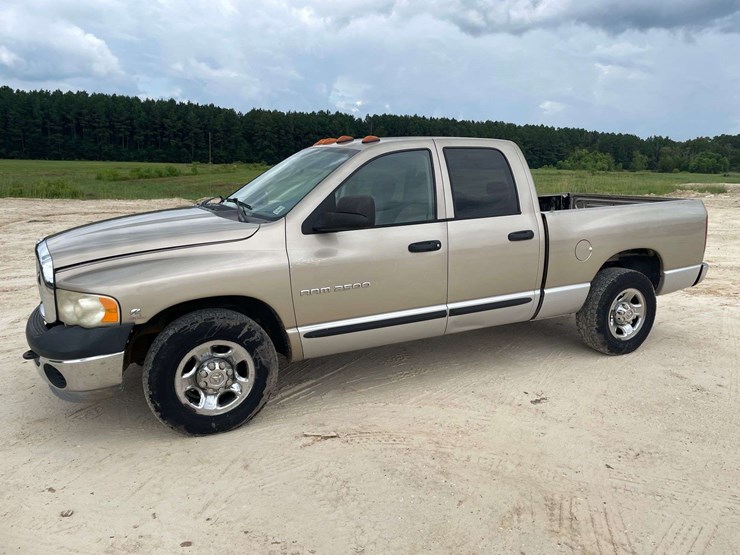 2004-dodge-ram-2500-image-1