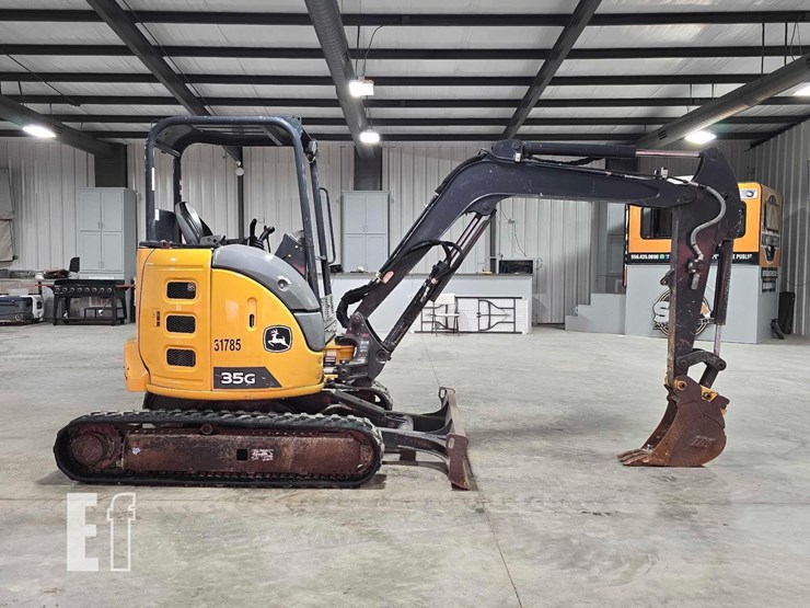 2021-deere-35g-image-6