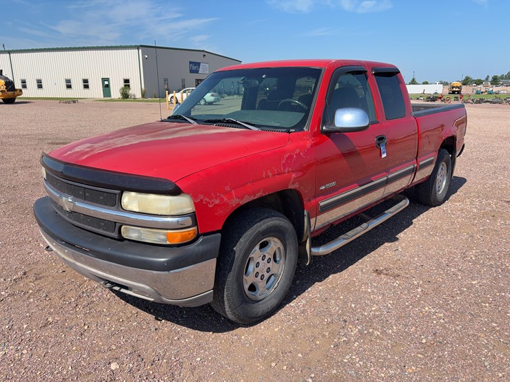 2001-chevrolet-silverado-1500-image-1