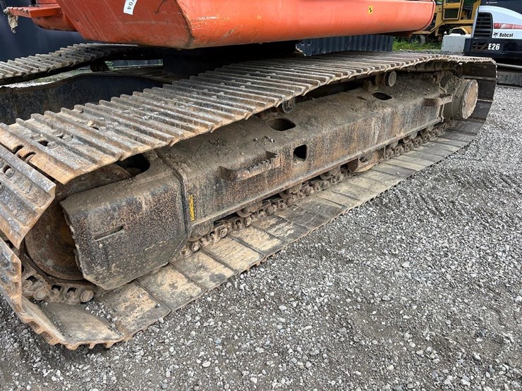2005-hitachi-zx225us-lc-image-12