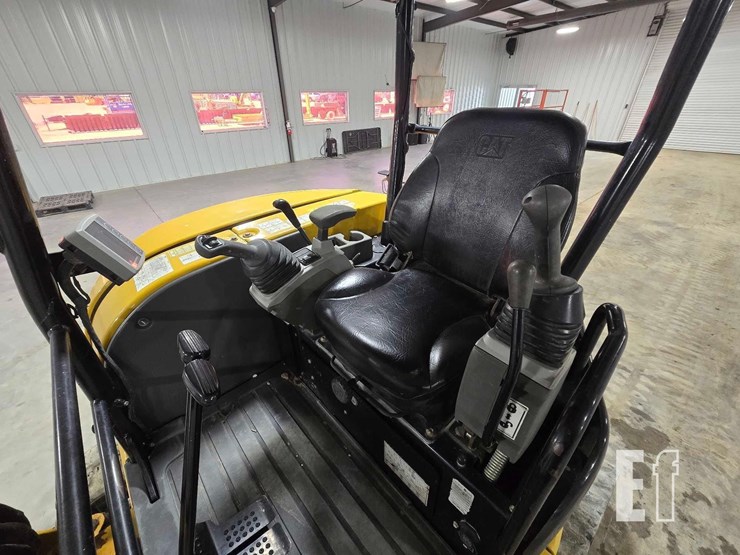 2019-caterpillar-303.5e2-cr-image-17