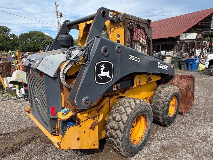 2021-deere-330g-image-8