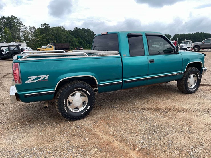1994-chevrolet-silverado-1500-image-3