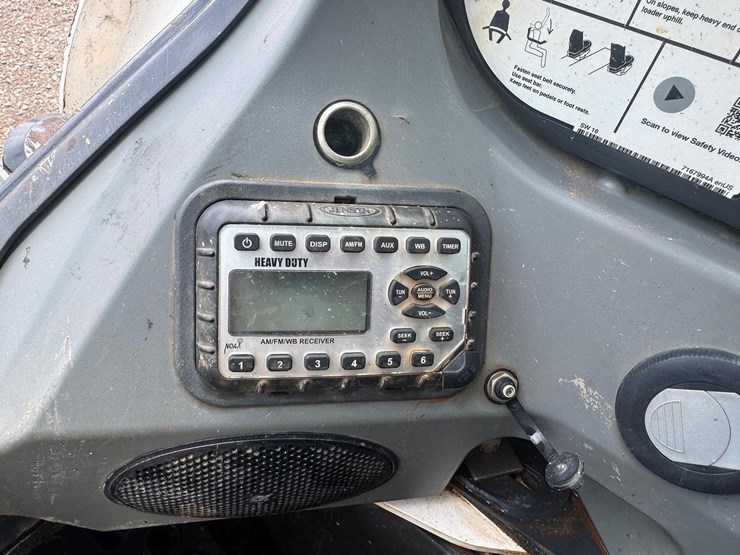 2021-bobcat-t770-image-32