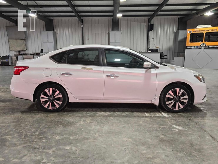 2017-nissan-sentra-image-6
