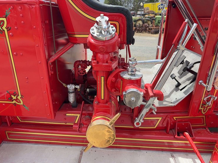american-lafrance-fire-truck-image-44