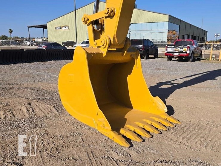2017-caterpillar-326fl-image-10