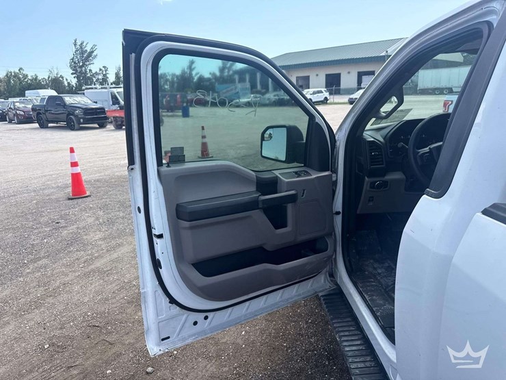 2018-ford-f150-image-16