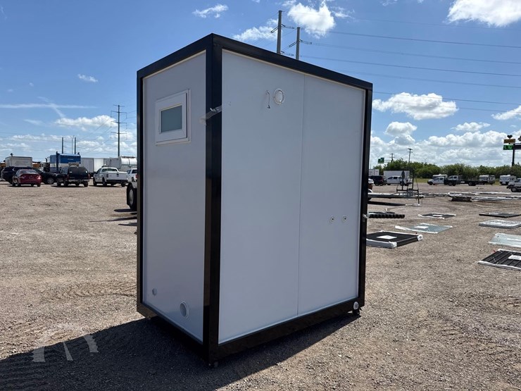 mobile-toilet-with-shower-image-4