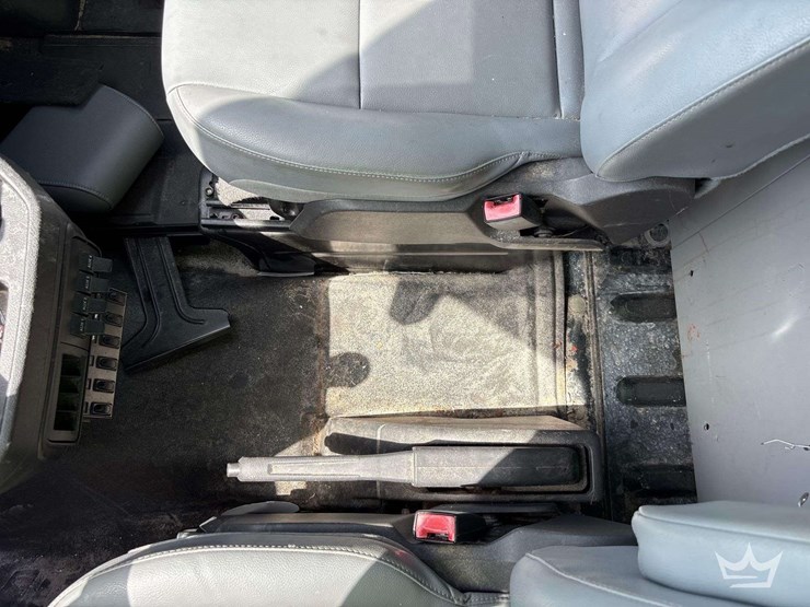 2017-ford-transit-image-31