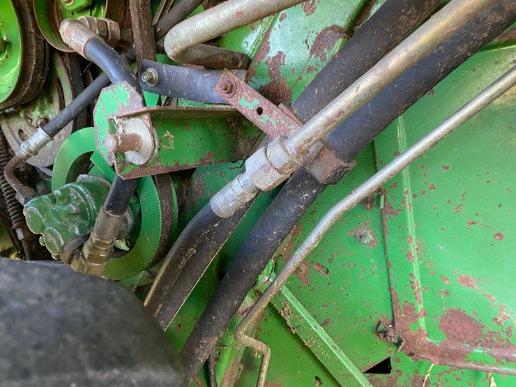 john-deere-9600-4x4-combine-image-28