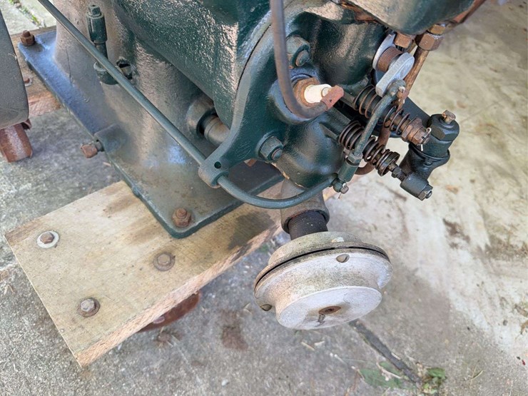 mccormick-deering-1/2-hp-engine-image-16
