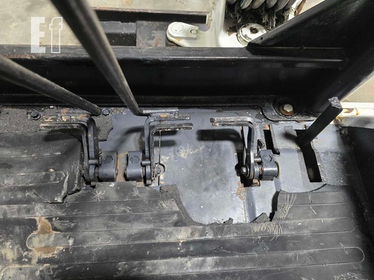 2008-bobcat-325g-image-19