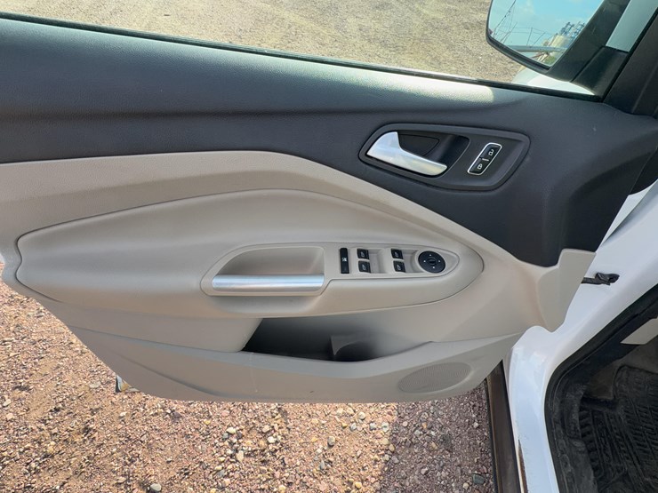 2013-ford-escape-image-17