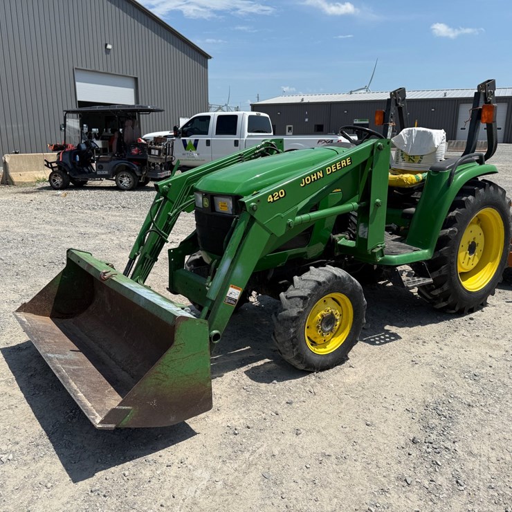 2000 JOHN DEERE 4200