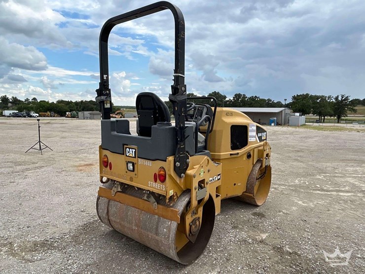 2014-caterpillar-cb34-image-3