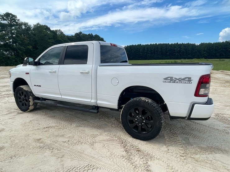 2021-dodge-2500-image-2
