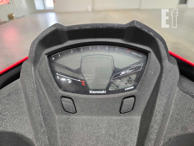 kawasaki-stx160-jet-ski-image-12