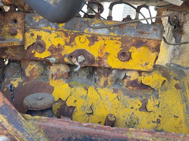 caterpillar-ten-image-21