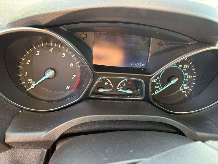 2015-ford-escape-se-image-14