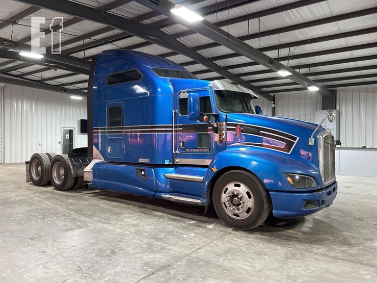 2011-kenworth-t660-image-2