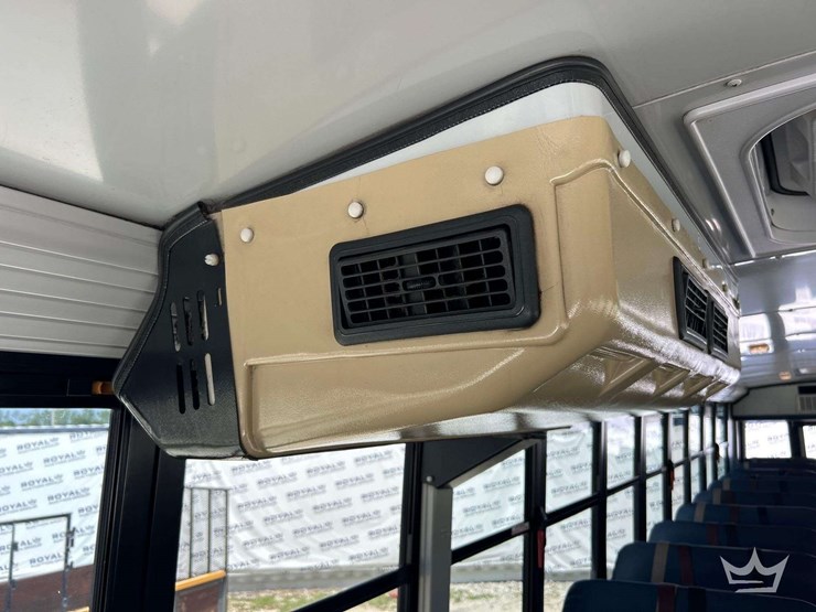 2016-freightliner-b2-image-16