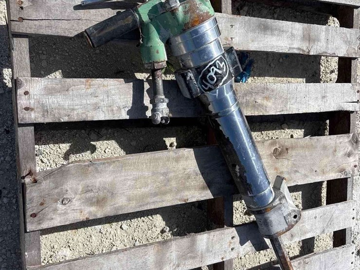 pneumatic-jackhammer-image-1
