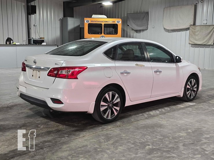 2017-nissan-sentra-image-3