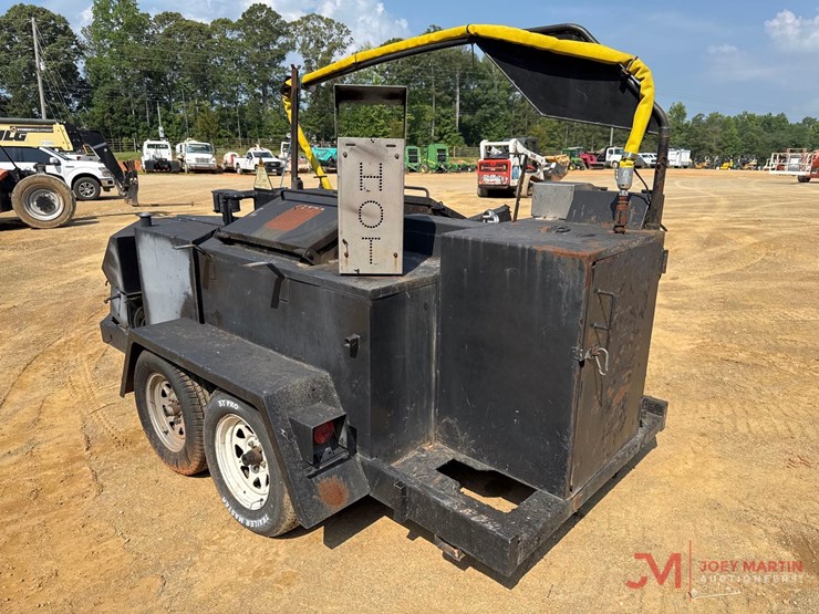 2002-garlock/cimline-trailer-crackfill-machine-image-3
