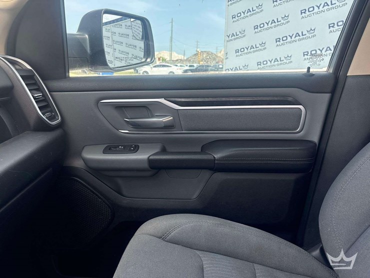 2020-dodge-1500-image-19
