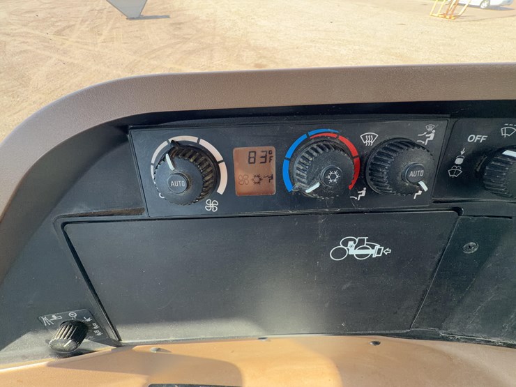 2012-john-deere-4940-image-42