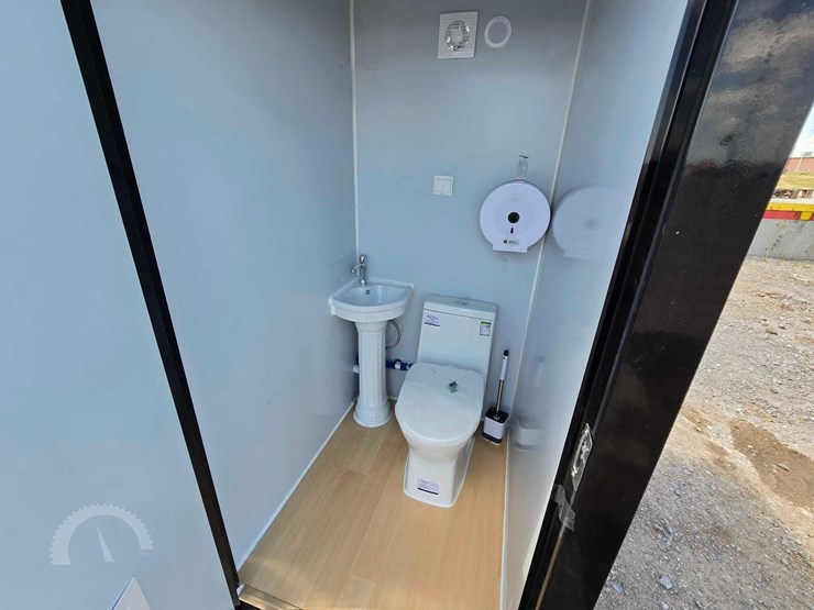 mobile-toilet-image-11