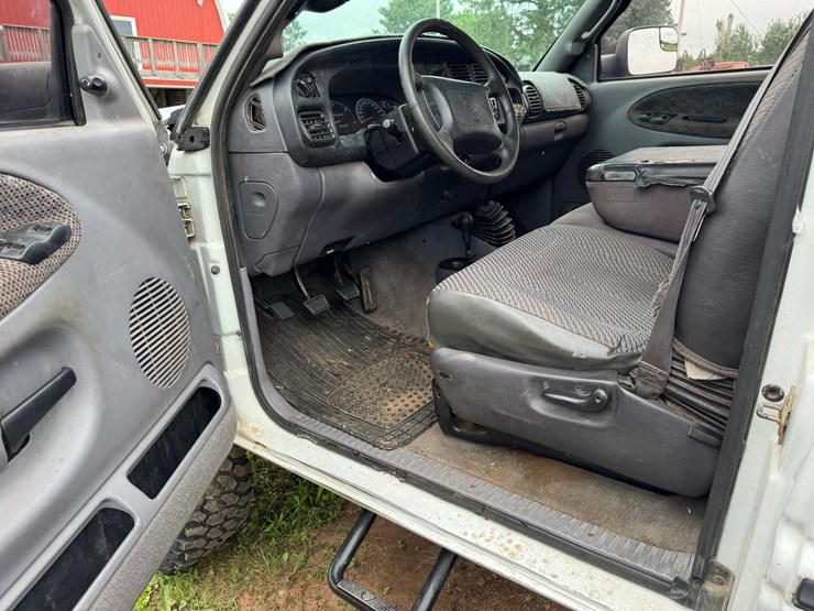 1999-dodge-ram-2500-image-31