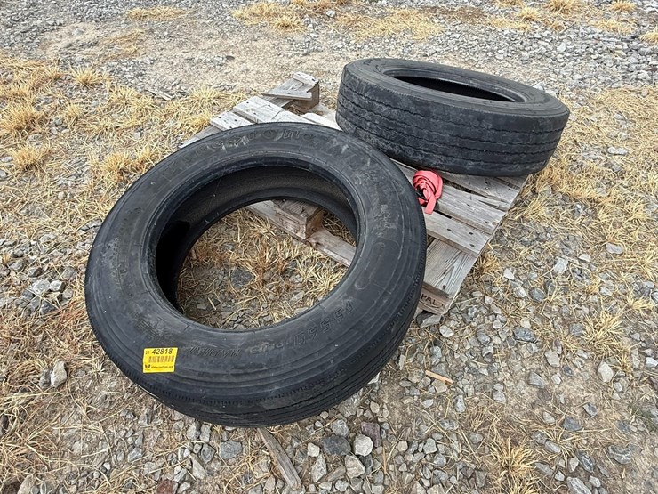#42818-•-lot-of-(2)-firestone-255/70r22.5-tires-inv#-42818-image-1