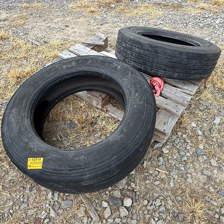 #42818 • Lot of (2) Firestone 255/70R22.5 Tires INV# 42818