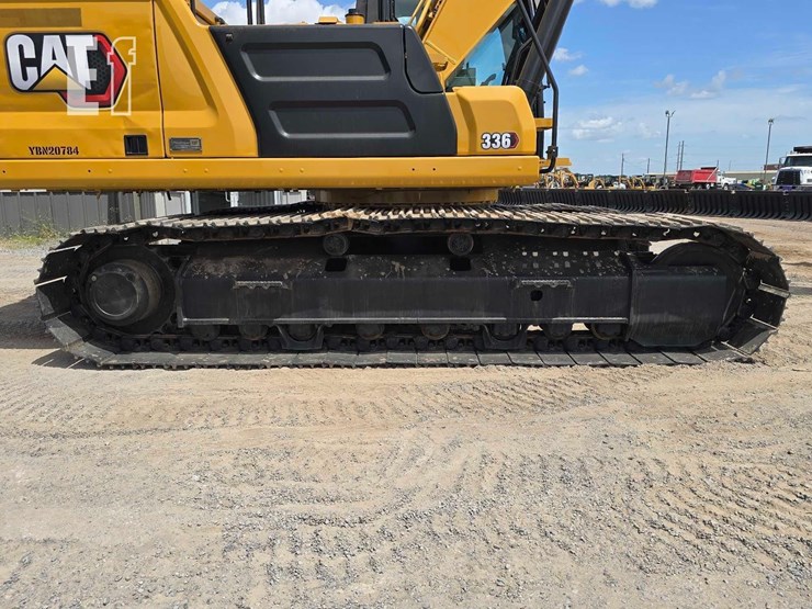 2020-caterpillar-336-image-35