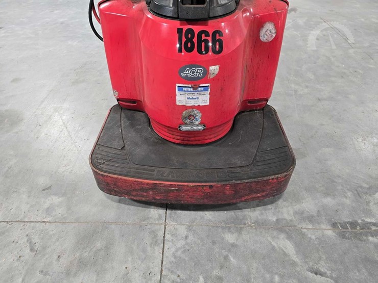 raymond-8400-image-11