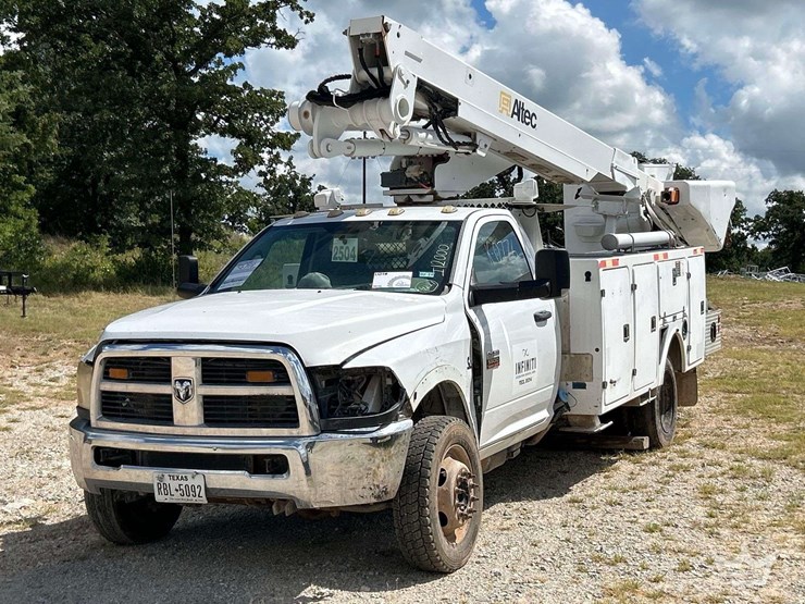 2011-ram-5500-4x4-altec-at40m-40ft.-bucket-truck-image-1