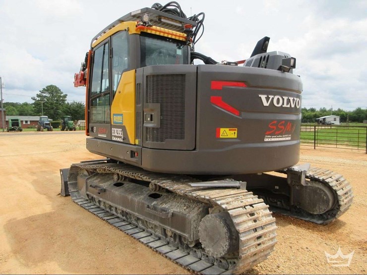 2025-volvo-ecr235e-tunnel-boom-hydraulic-excavator-image-3