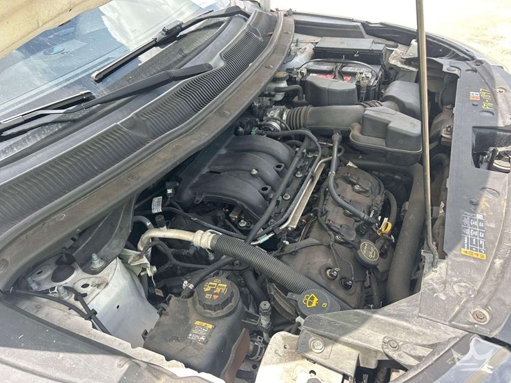 2016-ford-explorer-image-9