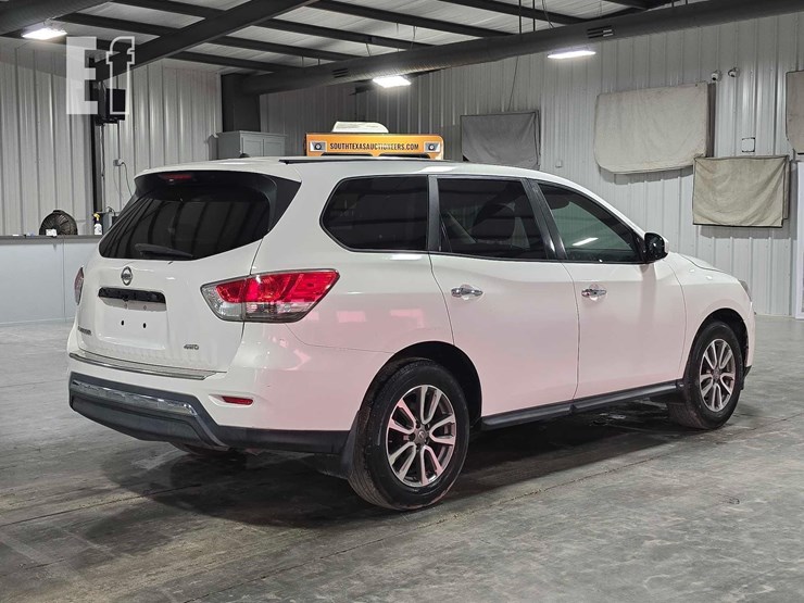 2013-nissan-pathfinder-image-3