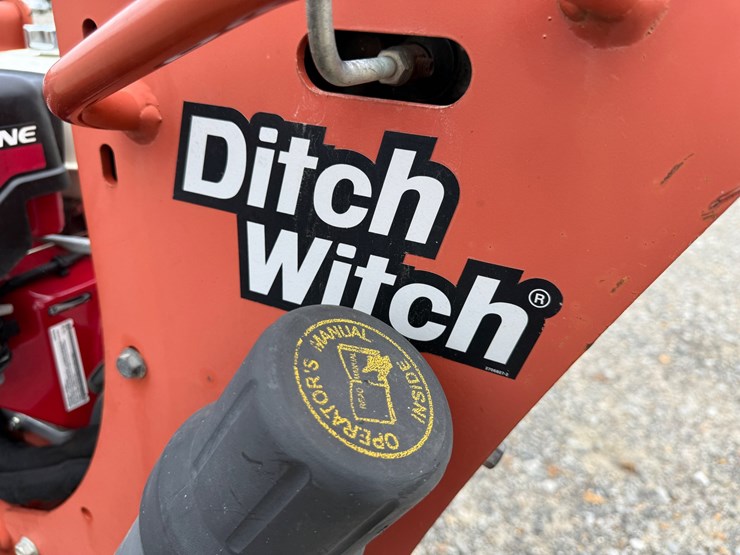 ditch-witch-c12-image-5