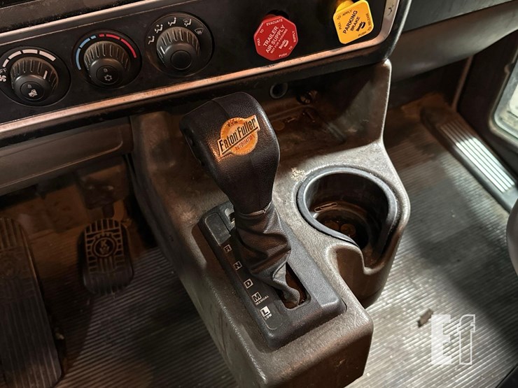 2009-kenworth-t660-image-21
