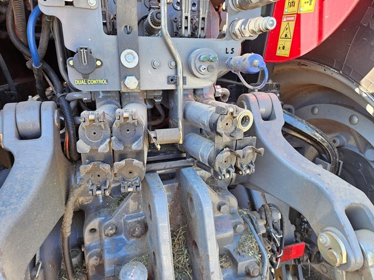 massey-ferguson-7624-image-24