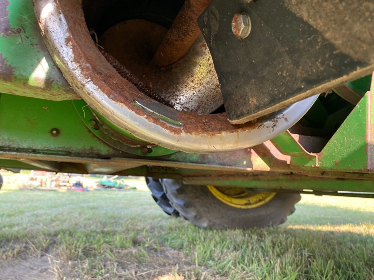 john-deere-9600-4x4-combine-image-59