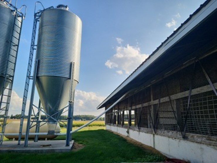 chore-time-11-ton-feed-bin-w/steel-support-and-boot---west-bin-image-3