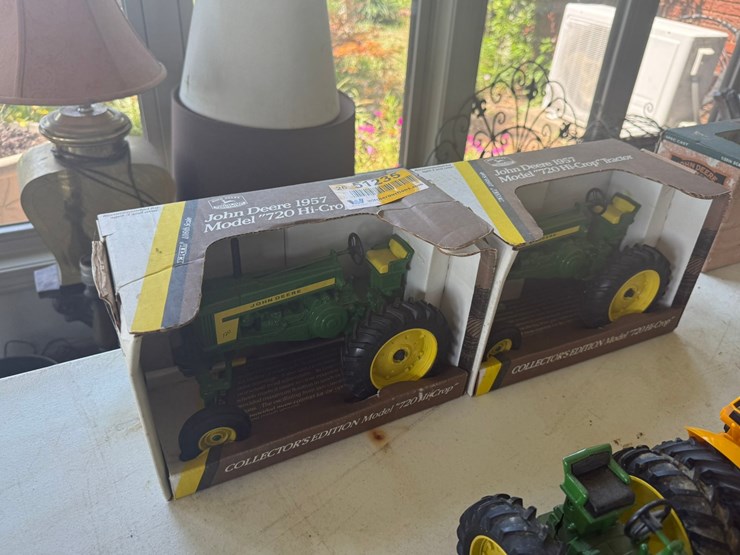 1957-john-deere-720-image-3