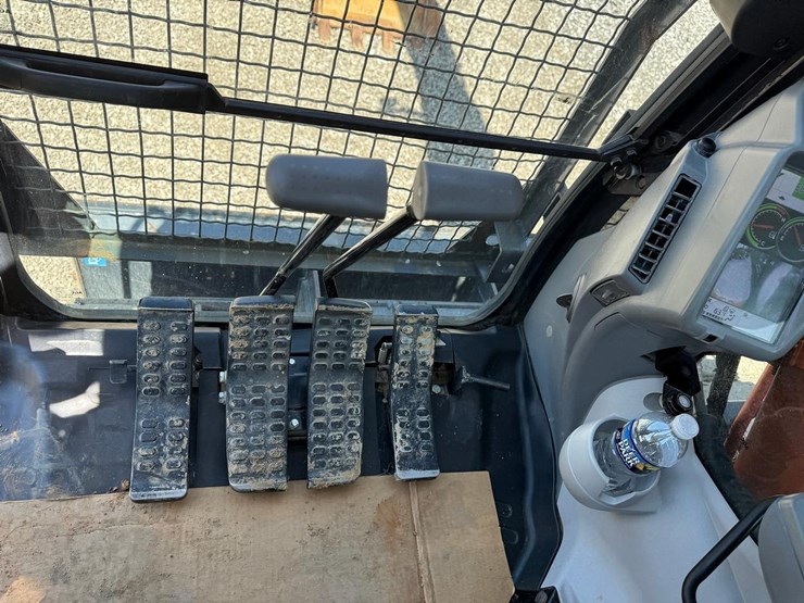 2021-hitachi-zx75us-5b-image-26