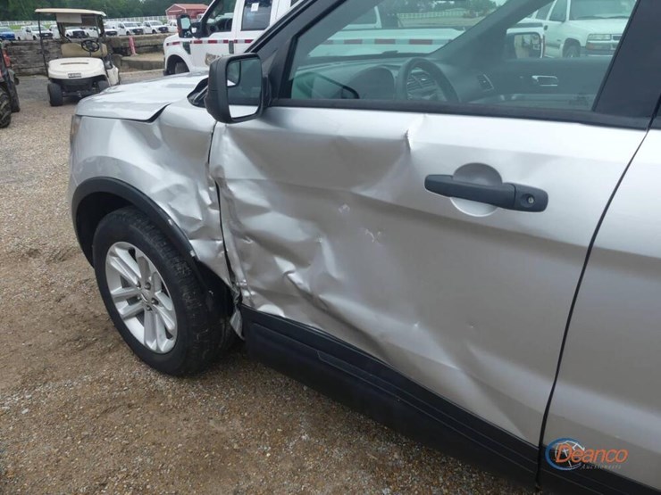2017-ford-explorer-image-5