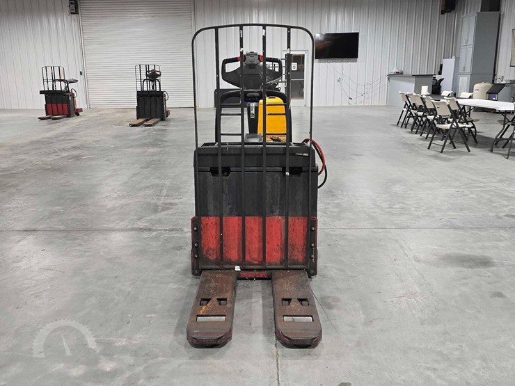 raymond-8400-image-7